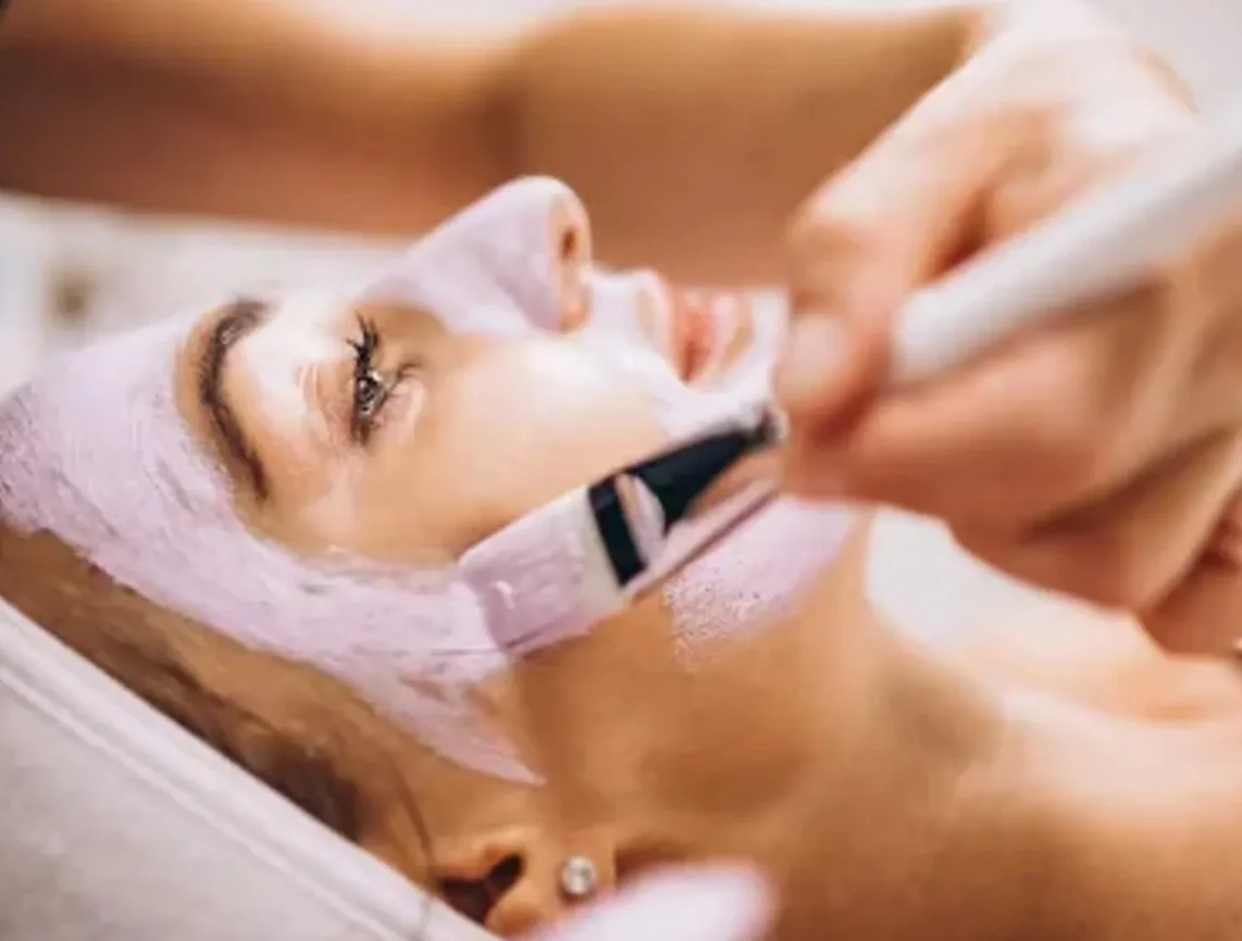 Soin visage éclat hydratant Cristal – 25 minutes au cœur des Grands Bains d'Hérémence, à l’Institut ERINGER.